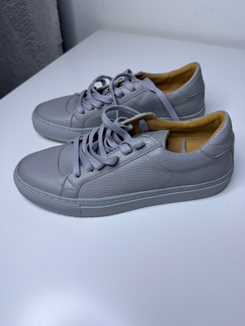 Crosty Georgian Designer Casual Leather Sneakers in Light Gray 39